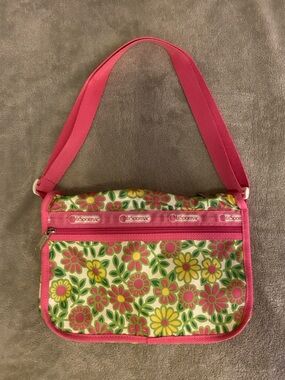 Lesportsac RARE 2005 Vibrant Multicolor Flower Beach Club Purse